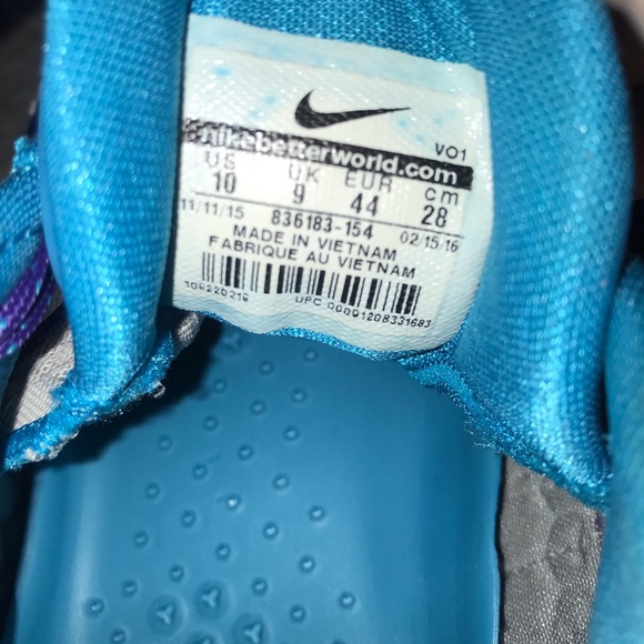 Kobe XI basketball 10M shoe 6/11/96 date wrong - Picture 6 of 8